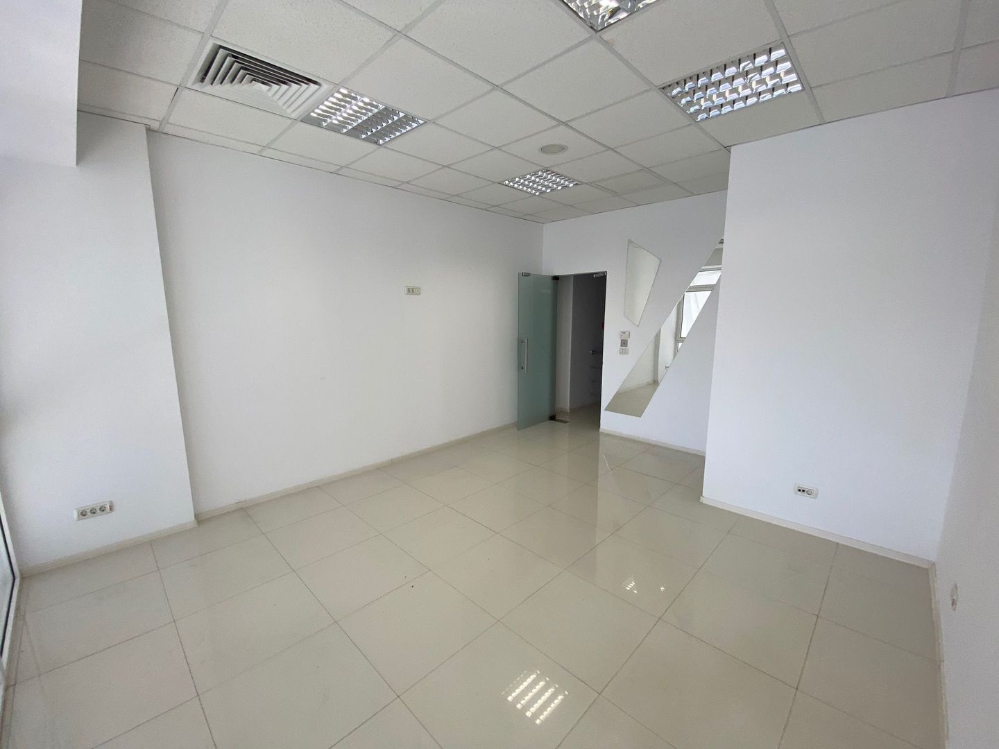 Spațiu de birouri de la 200 - 600mp - Poză 12