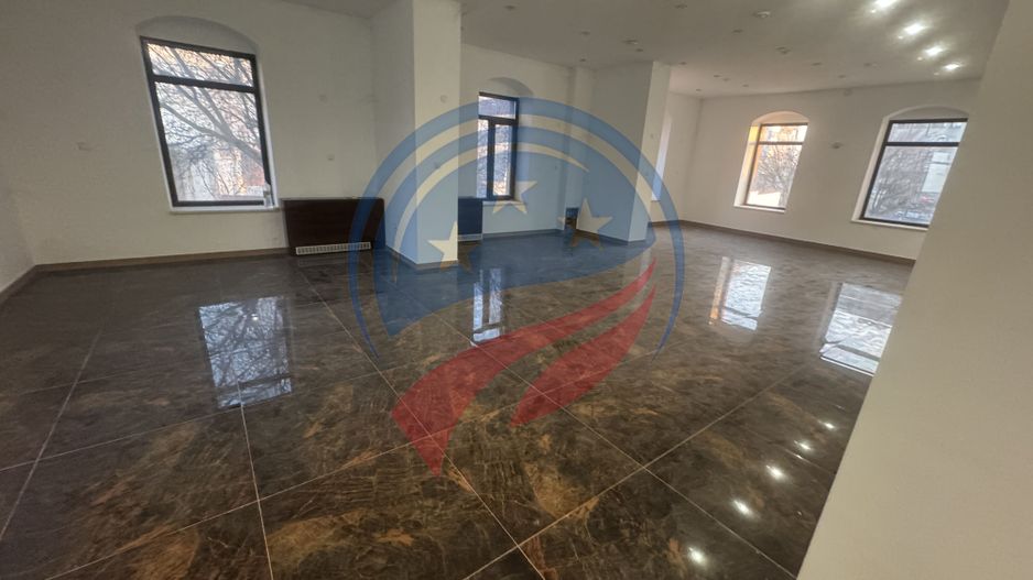 Spațiu de închiriat ultracentral – ideal pentru afacerea ta! - Poză 2