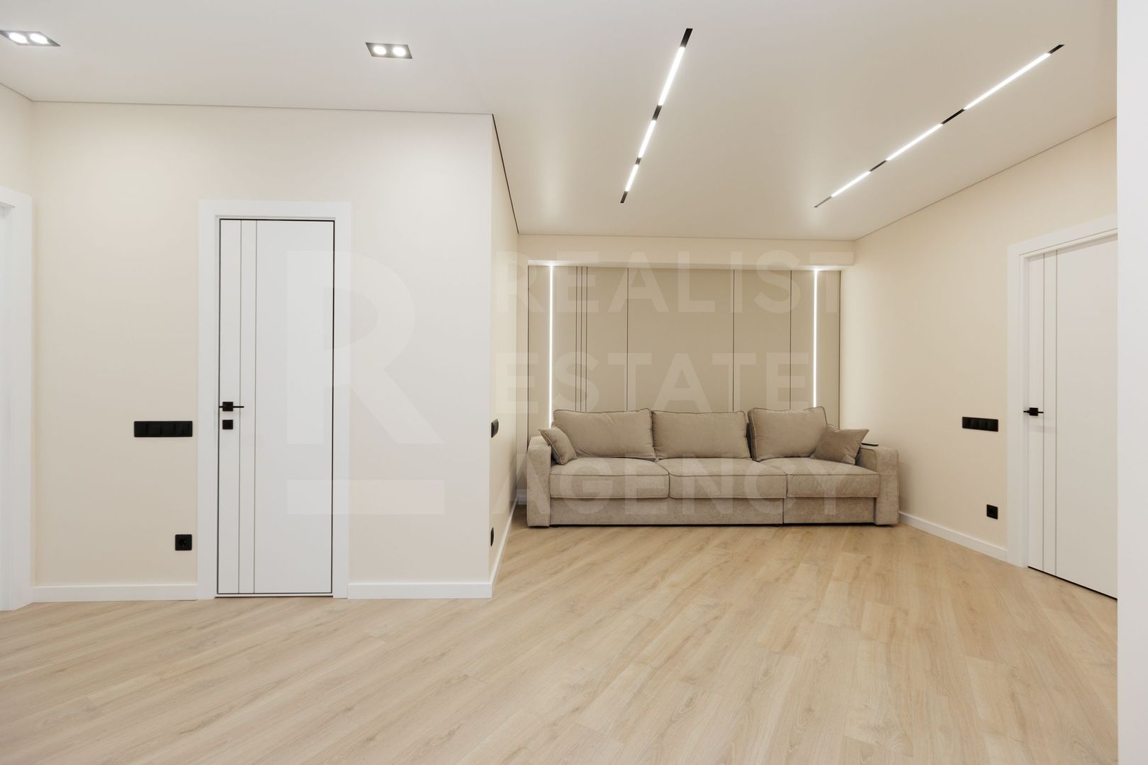 Vânzare apartament 2 camere,strada Alba Iulia, Buiucani. - Poză 1