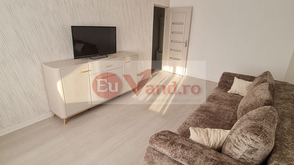 De vanzare apartament apartament cu 2 camere,  Micro 16, etaj 4, 68.000 E - Poză 2