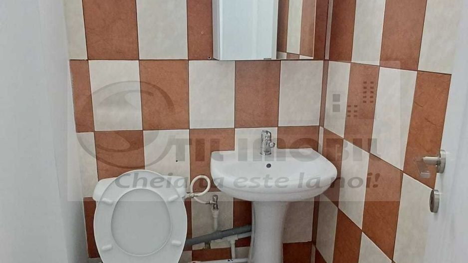 Apartament spatios cu 3 camere - Centru, Targu Cucu - 600€ - Poză 7