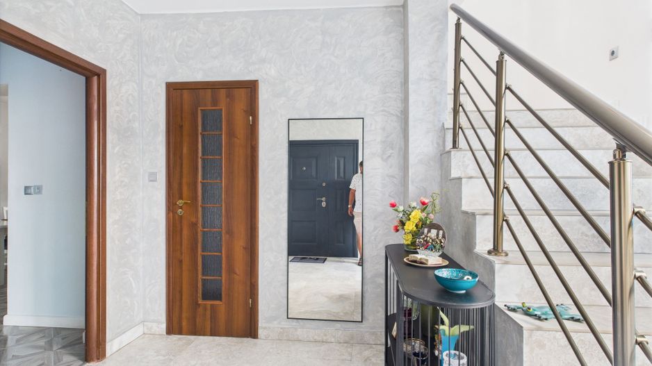 Vilă spațioasă cu 6 camere în Dumbrăvița - Poză 25