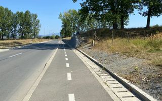 Teren intravilan 2600 mp - pretabil casa/investitie-Zona Aerodrom - Poză 4