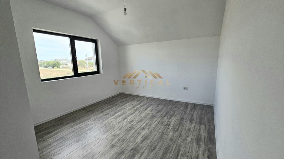 Vila 4 camere in centrul comunei Berceni - Poză 6