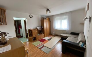 Apartament 3 camere | Etaj intermediar | Zona Micro 14 - Poză 1