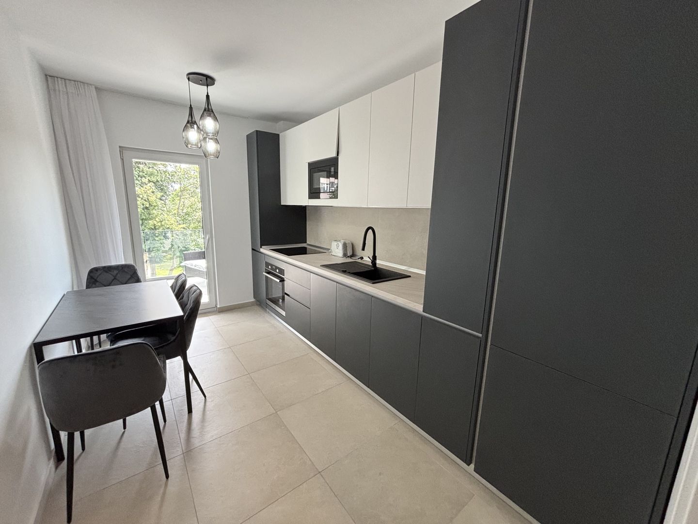 Apartament 3 Camere Decomandat | Terasă 23 mp cu Vedere la Lac + Parcare - Poză 4
