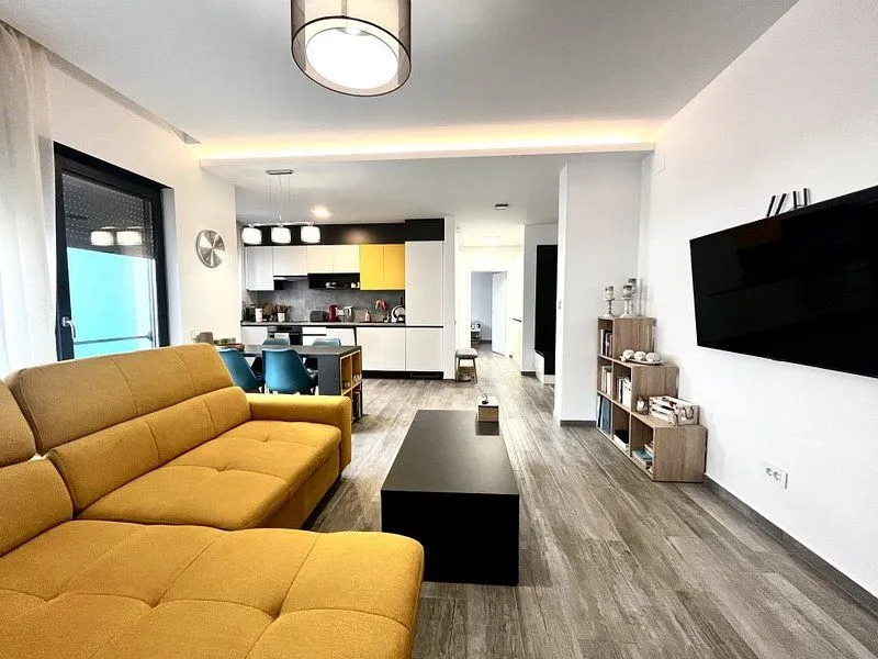 Apartament cu 2 camere primitor si modern echipat, zona Dumbrăvița - Kaufland — fotografia 3