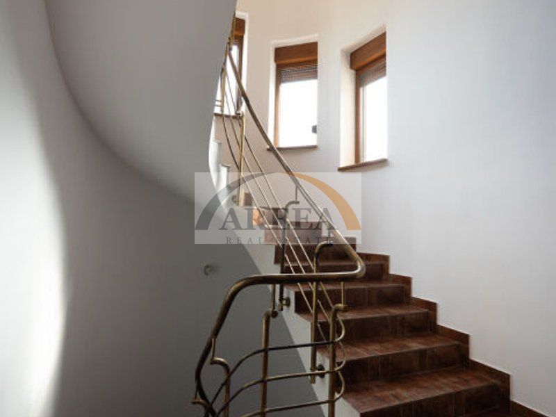 Vila cu 750 mp utili si teren de 1.480 mp in Erou Iancu Nicolae - Poză 18