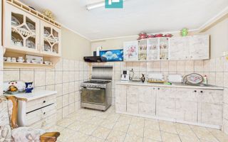 Casă cu 4 camere în Pârneava - Poză 4