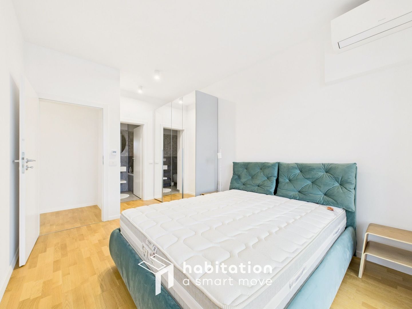 Apartament 3 camere, terasa spatioasa, zona Centralǎ - complex Paltim - Poză 18