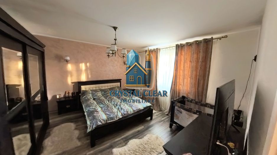 Casă 4 dormitoare și teren de 857 mp - zona Sântana de Mureș - Poză 1