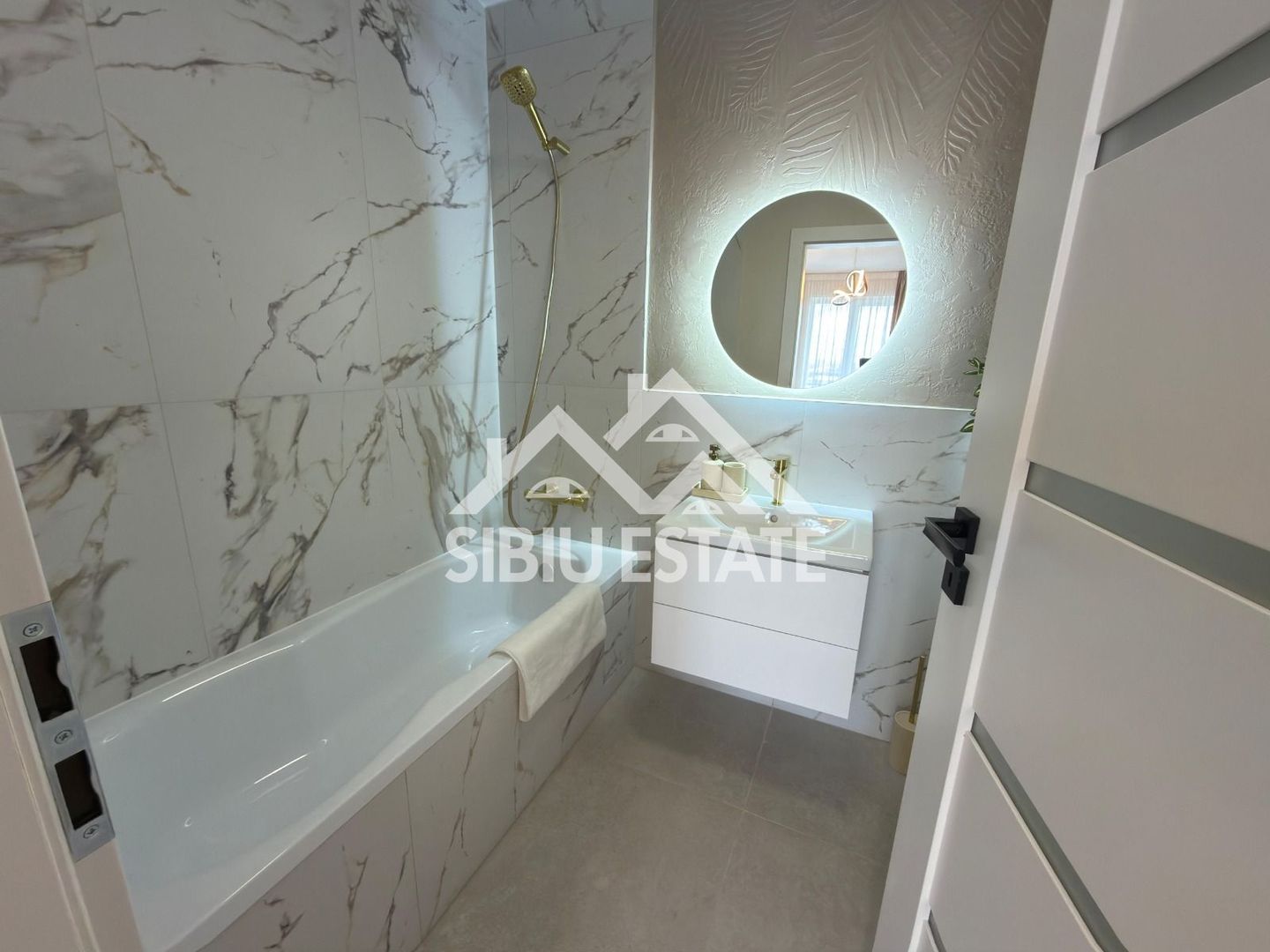 Apartament de vanzare cu 2 camere, etaj 3 bloc cu lift - Poză 3