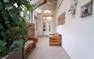 Apartament la  Curte Comuna, Terasa, Zona Centrală!! - Poză 13