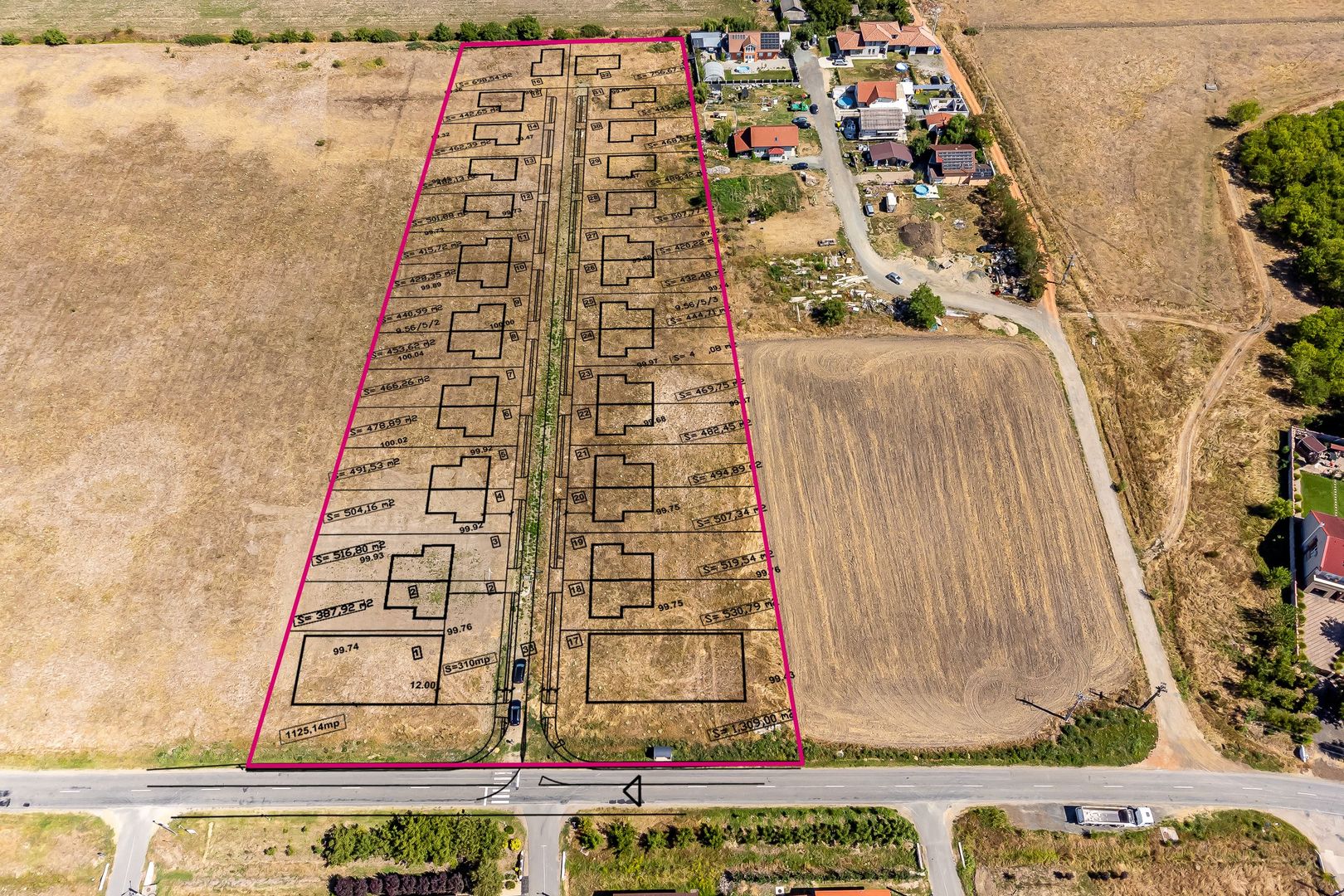 Teren cu PUZ in Livada  Arad, 33 parcele cu acces - Poză 1