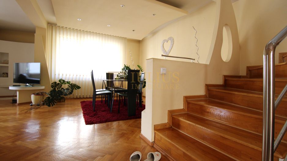 3 dormitoare, 3 bai, living spatios, 2 terase si curte. - Poză 11