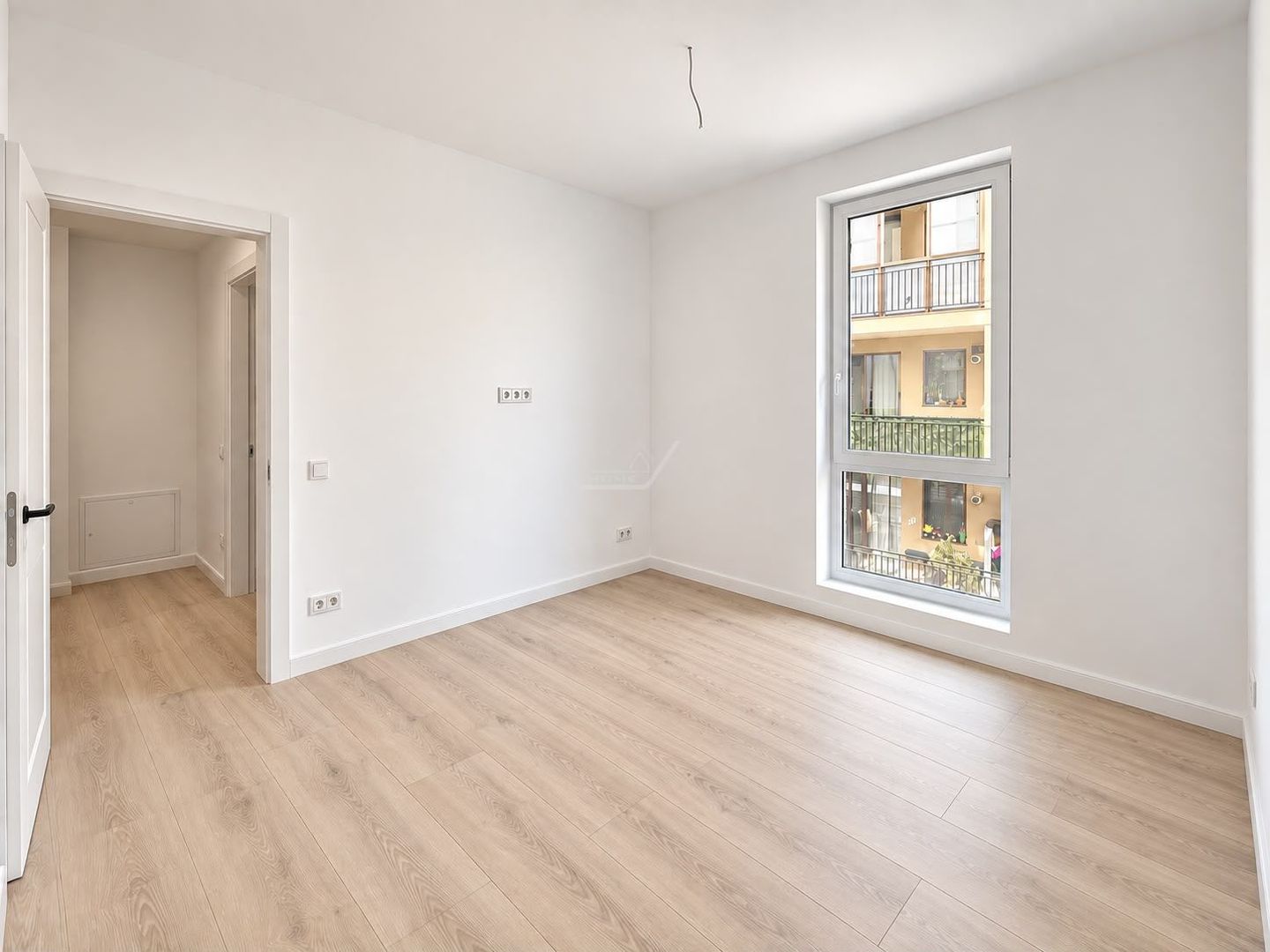 Apartament nou etaj 1 zona Eso. Lift. Finisaje premium. Loc de parcare. - Poză 4
