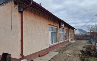 Se oferă spre vânzare / închiriere clădire cu spațiu comercial - Poză 14