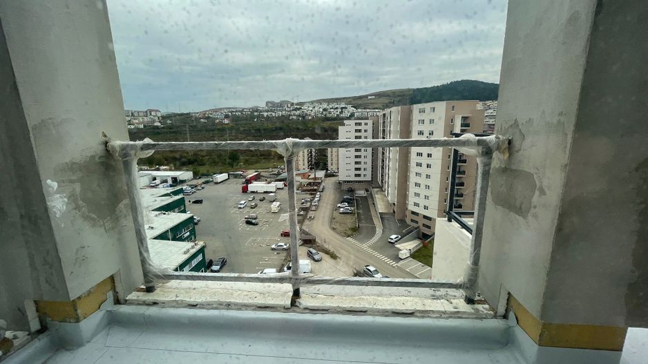 Apartament 3 Camere De Vanzare | Semifinisat | Terasa 12 Mp | Vivo | Av. Iancu - Poză 1