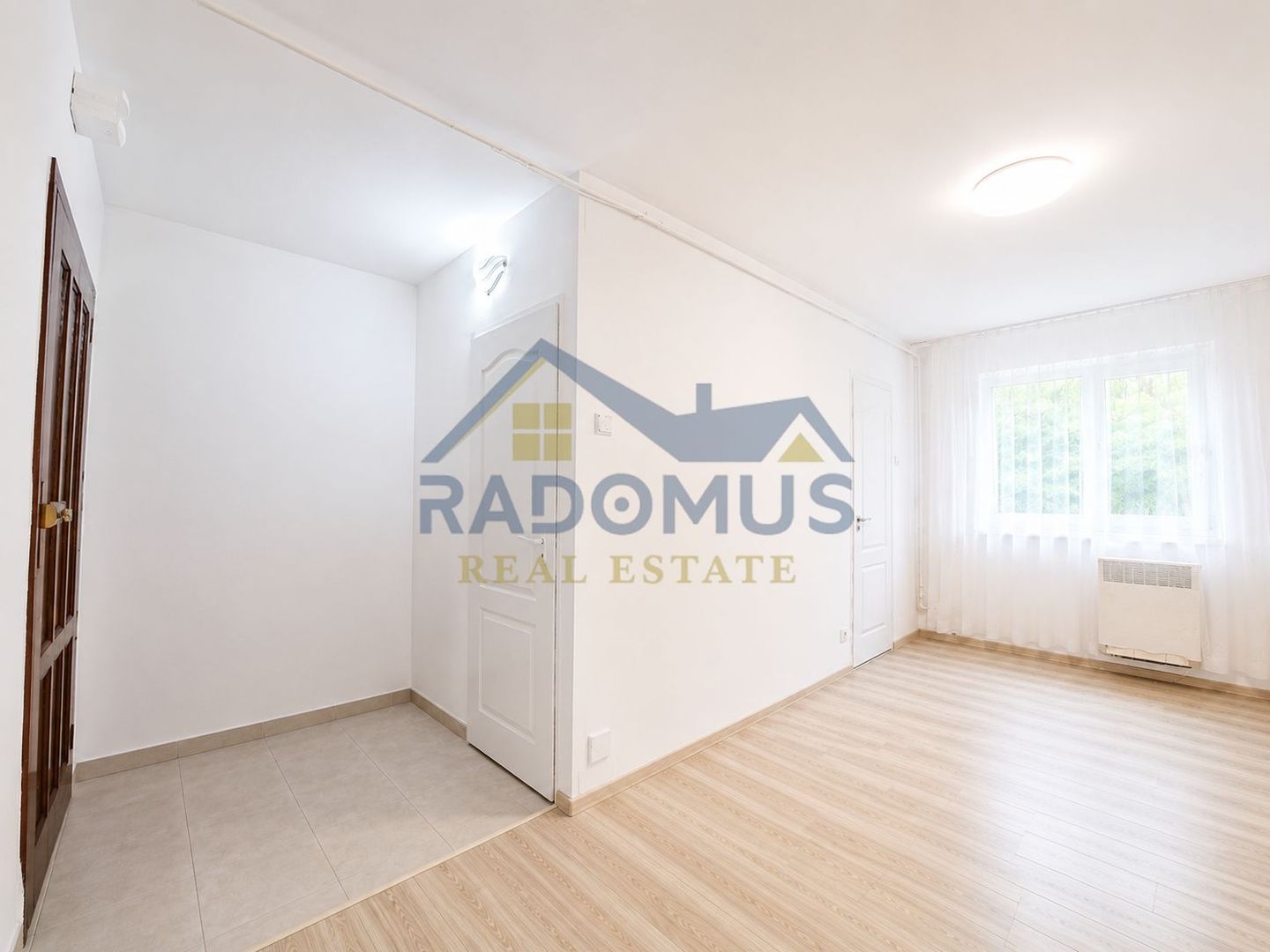 Garsonieră de vânzare – 22 Mp Utili - Parter - Vest -31.900 Euro - Poză 7