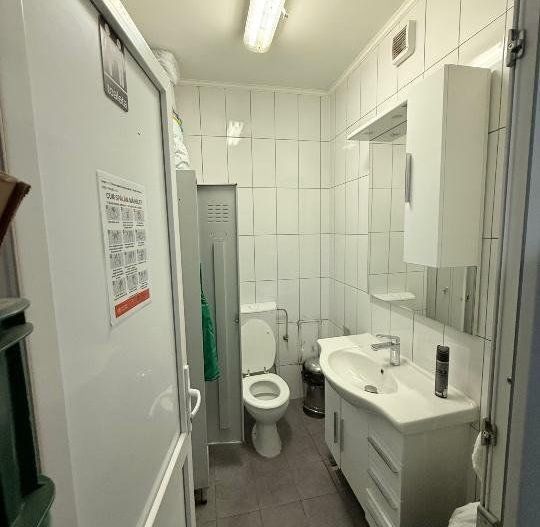 Spaţiu comercial de închiriat â€“ Central Otopeni, acces direct din DN1 - Poză 9