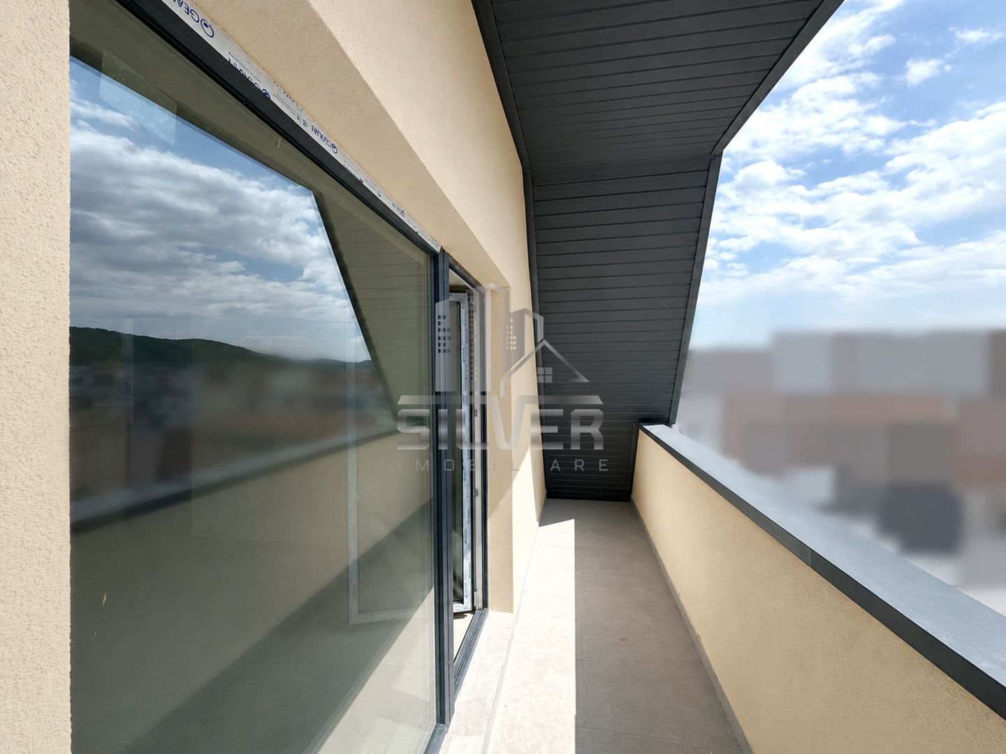 Apartament cu 3 camere/76mp/3 minute de statii autobuz. - Poză 15