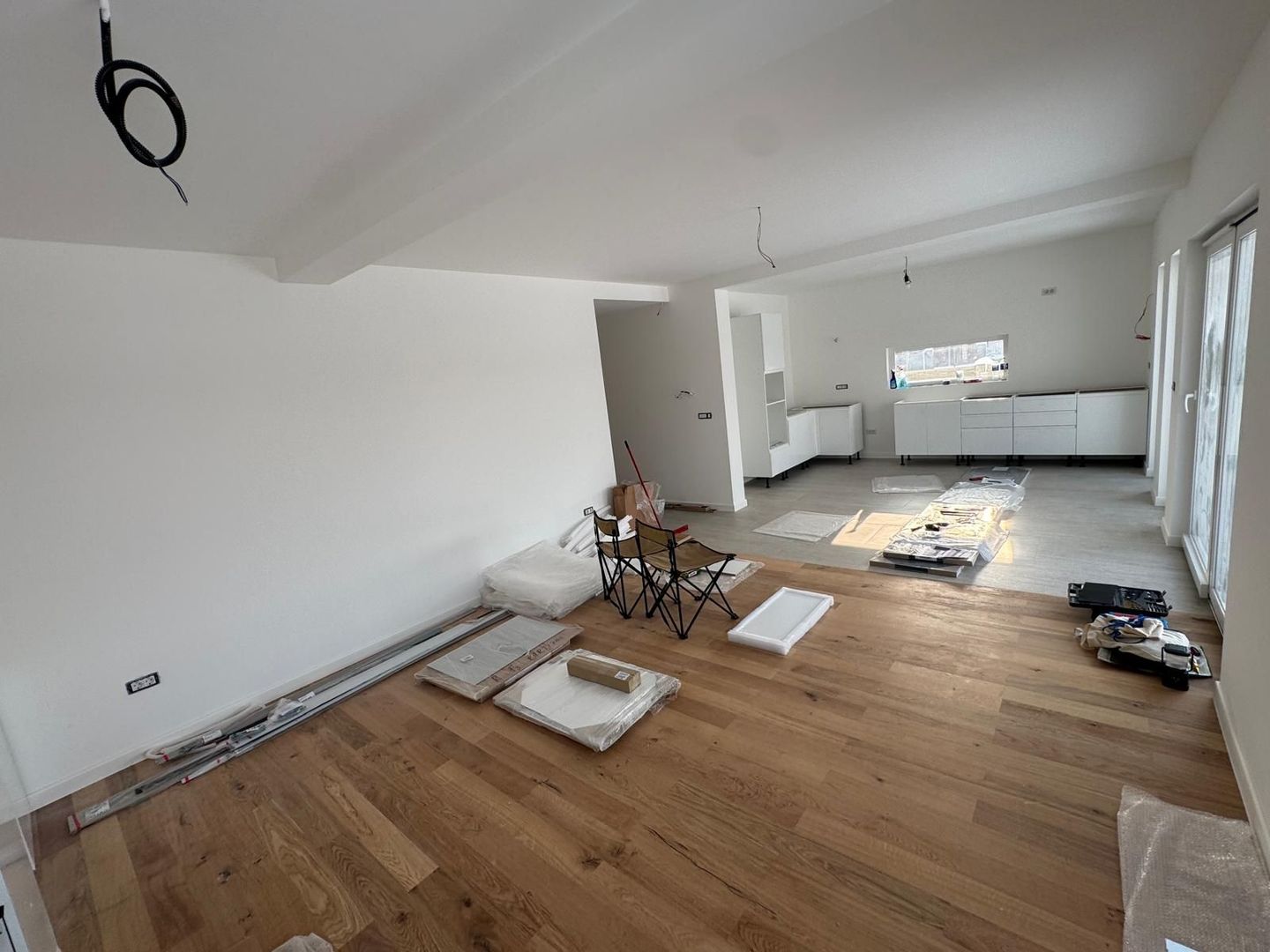 Duplex despărțit prin perete dublu/ Garaj - Poză 6