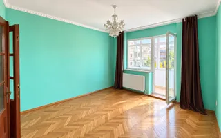 Bloc tip asociatie - zona Kiriac. 4 camere, 3 balcoane. Garaj si boxa. - Poză 12