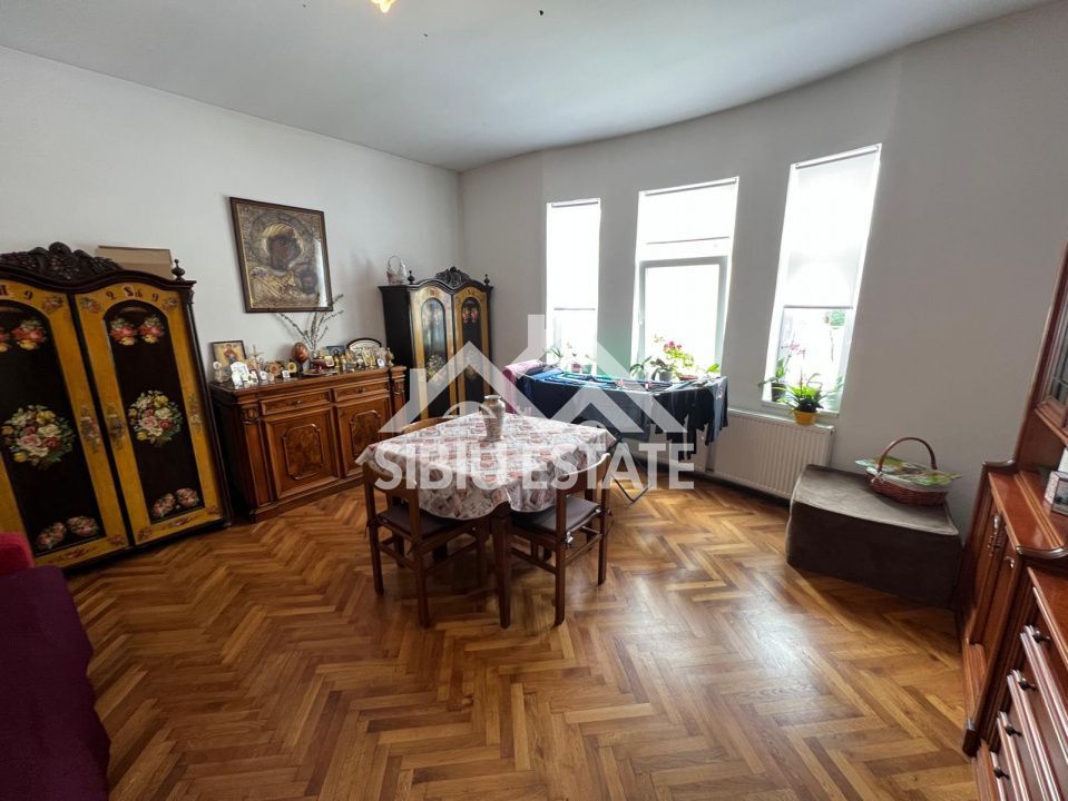 De vânzare: Proprietate cu 2 unități locative ,Zona Lupeni, Sibiu - Poză 4