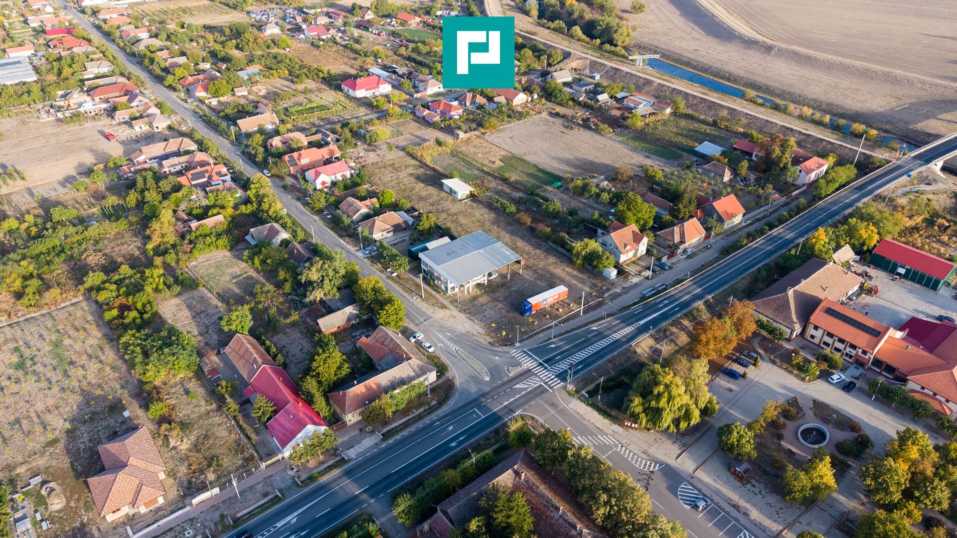 Spatiu comercial cu etaj și teren de 4000mp - Poză 9