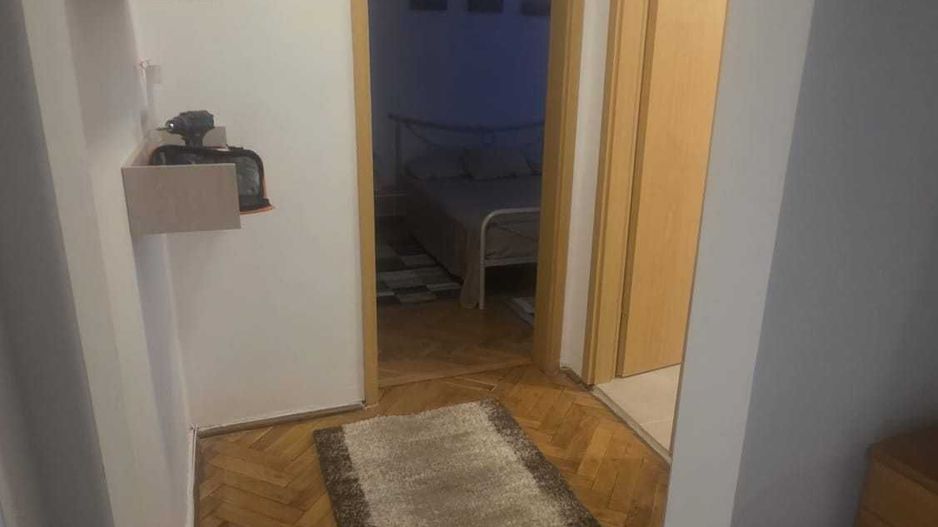 Spitalul Județean | 3 Camere | Etaj 2 | Centrala proprie - Poză 6