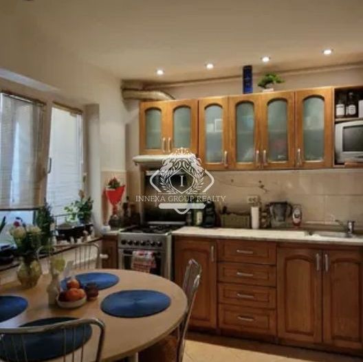 Teiul Doamnei | Apartament 3 camere | Etaj 4 | Bloc reabilitat - Poză 2