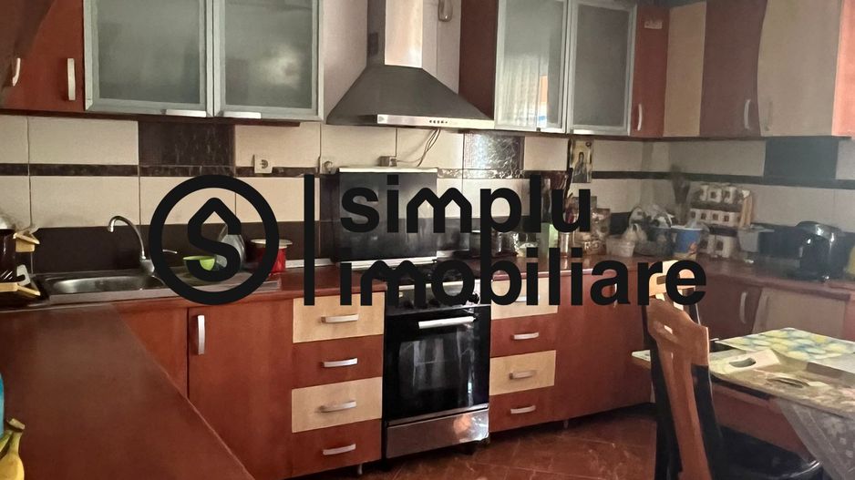 Vila S+P+1+M Lapus, str Paunitei - Poză 40