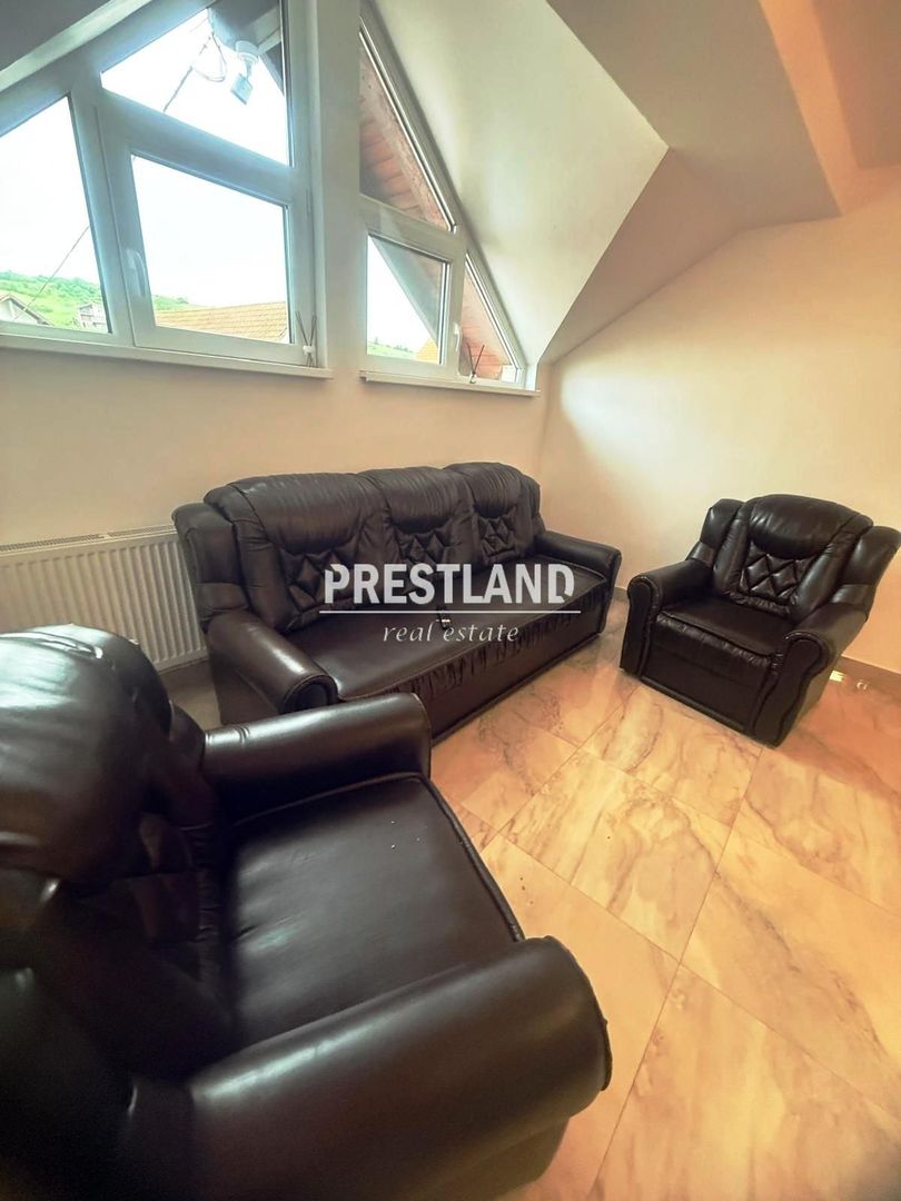 Apartament la casa, zona Șura Mare !! - Poză 2