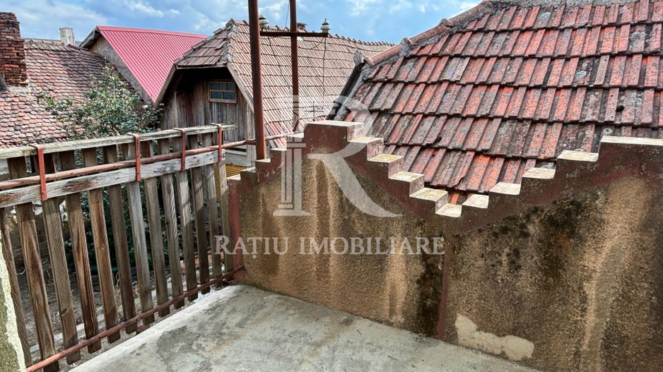 Casă cu etaj în Salonta | 996 mp | Grădină & livadă - Poză 7