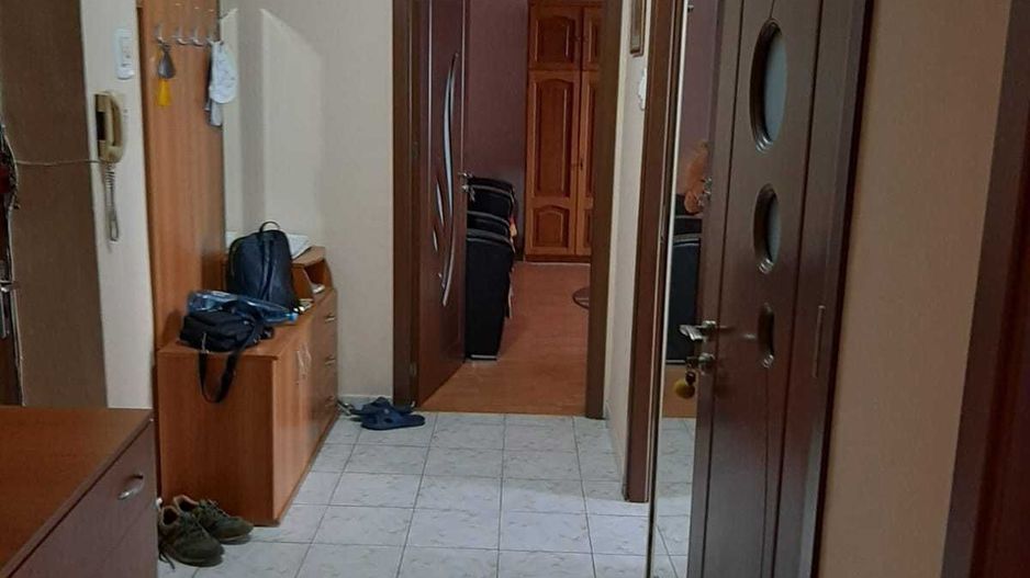 BRASADAS închiriază ap 2 cam Et 6/8 zona Unirii - Poză 1