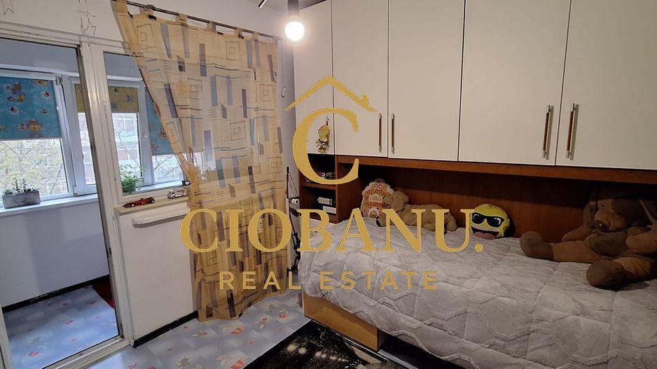 Apartament etaj 3/8 decomandat zona 1 Mai-Sara de vanzare - Poză 4