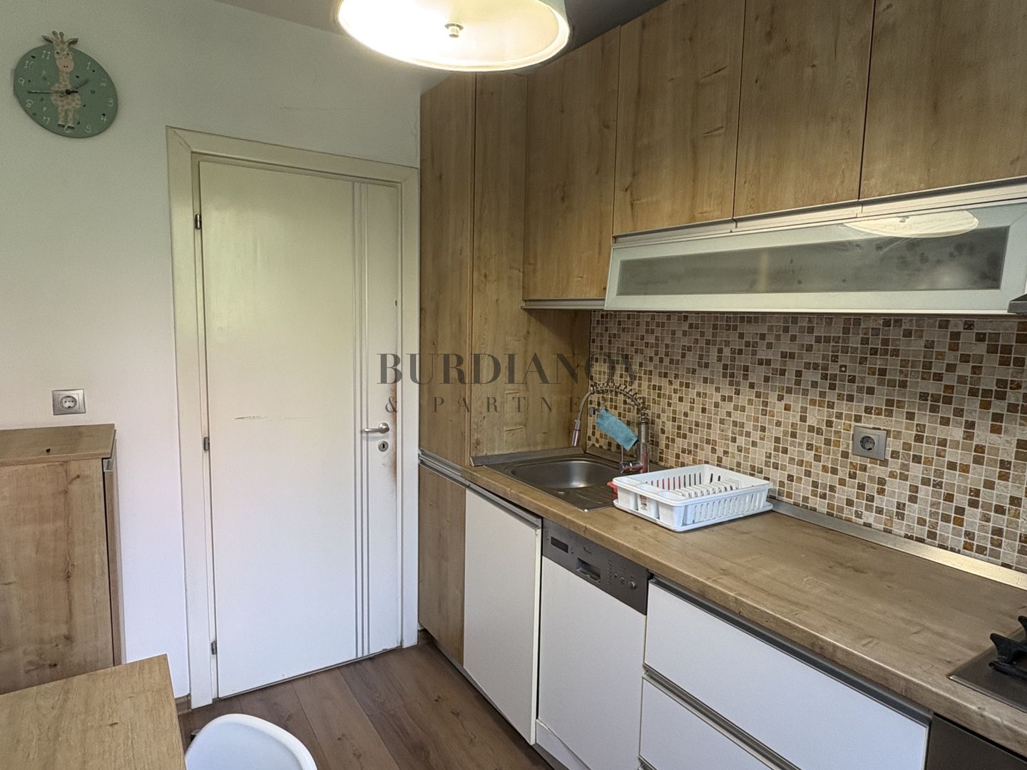 Apartament cu 3 camere - Metrou Costin Georgian - bd. 1 Decembrie 1918 - Poză 5