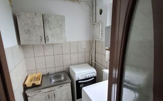 Garsonieră în bloc de apartamente - Poză 6