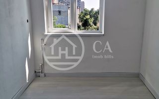 Apartament de vânzare cu 3 camere, Ultracentral Oradea - Poză 9
