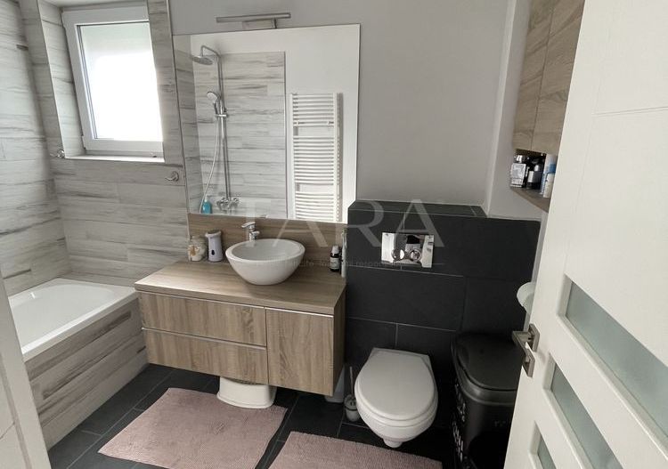 Apartament 2 dormitoare, finisat, mobilat personalizat, zonă liniștită. - Poză 7