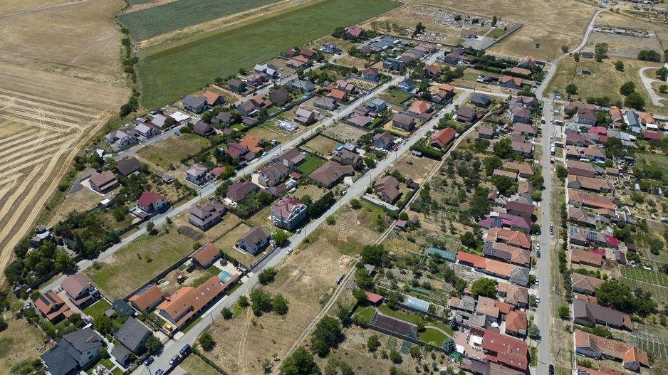 Loc de casă în Sânleani 420 mp - Poză 3