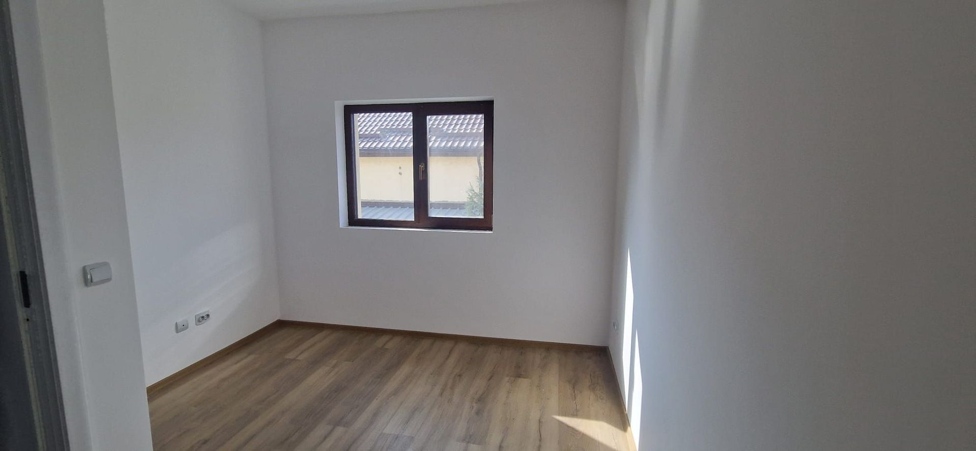 Apartament 3 camere 64 mp + loc de parcare Lunca Cetatuii 95000 euro - Poză 1