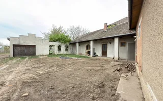 Proprietate cu 2 case | Teren 546 mp | Str. Albinelor Nr.18 - Carei - Poză 18