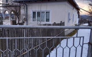 Casă de vânzare în centrul comunei Stâlpeni- Jud.Arges - Poză 1