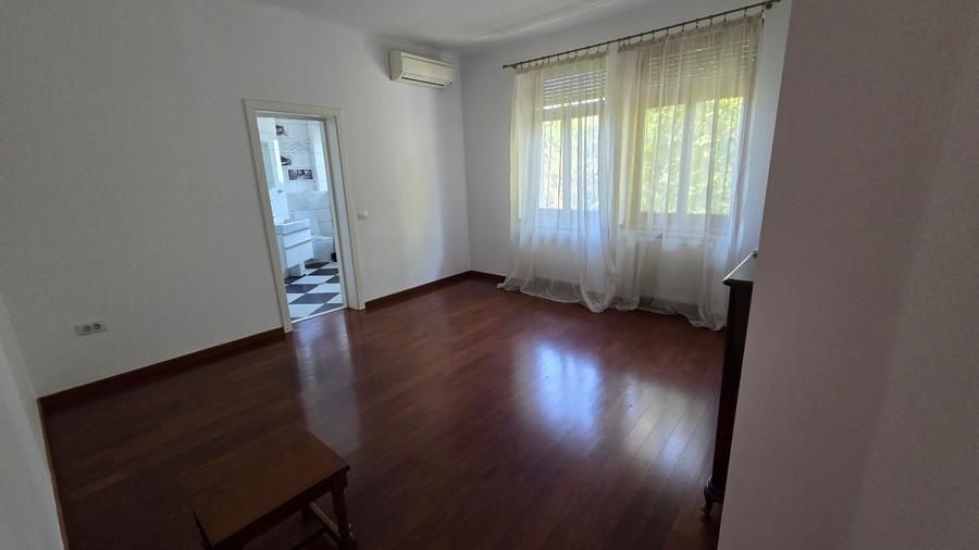 Apartament  in vila Pangratti // Televiziune - Poză 5