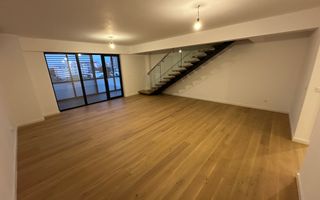 Apartament deosebit pe 2 etaje - Poză 3