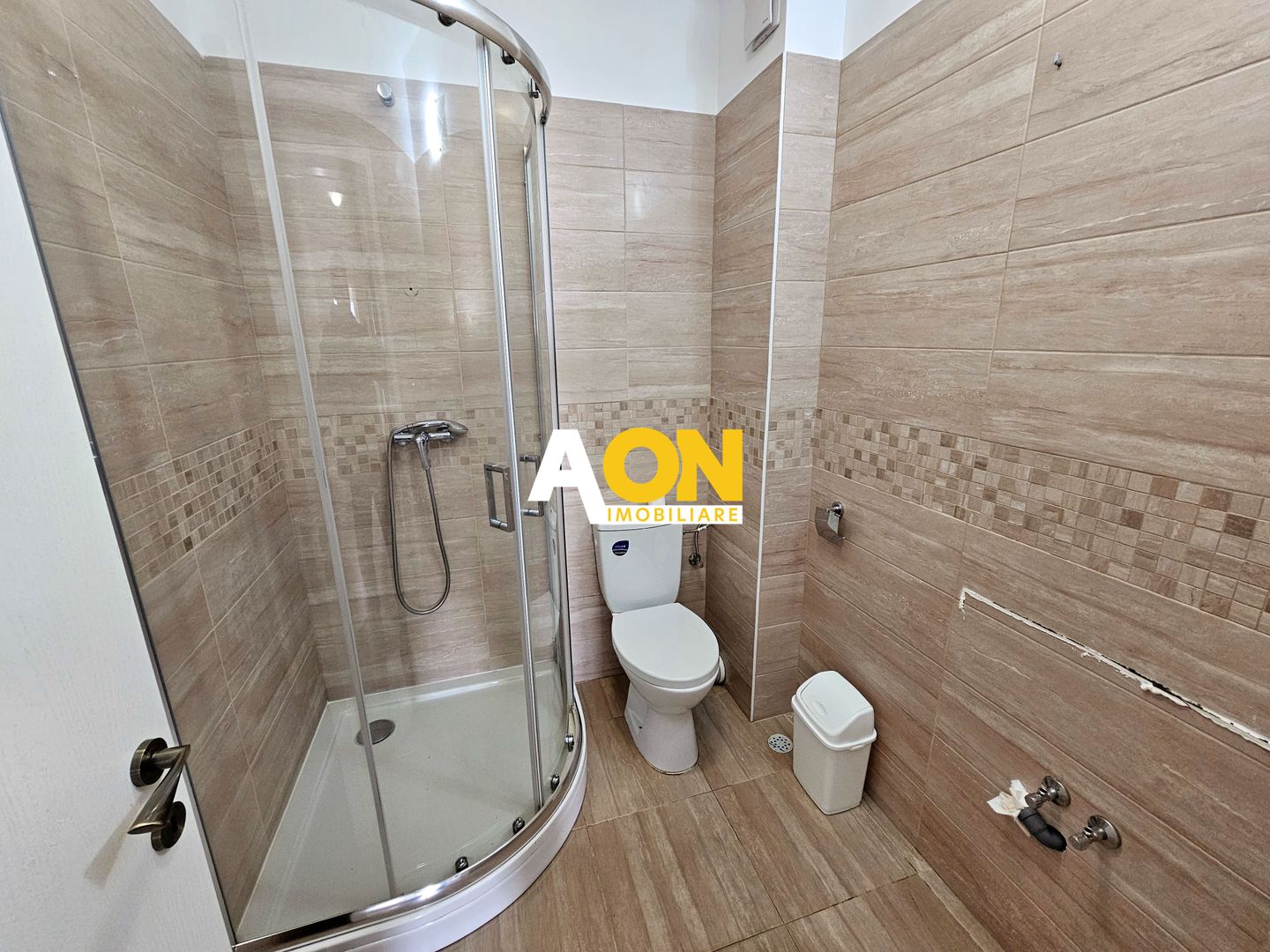 Apartament 2 camere, 2 balcoane, etaj 1, mobilat, utilat, boxa 9 mp - Poză 7