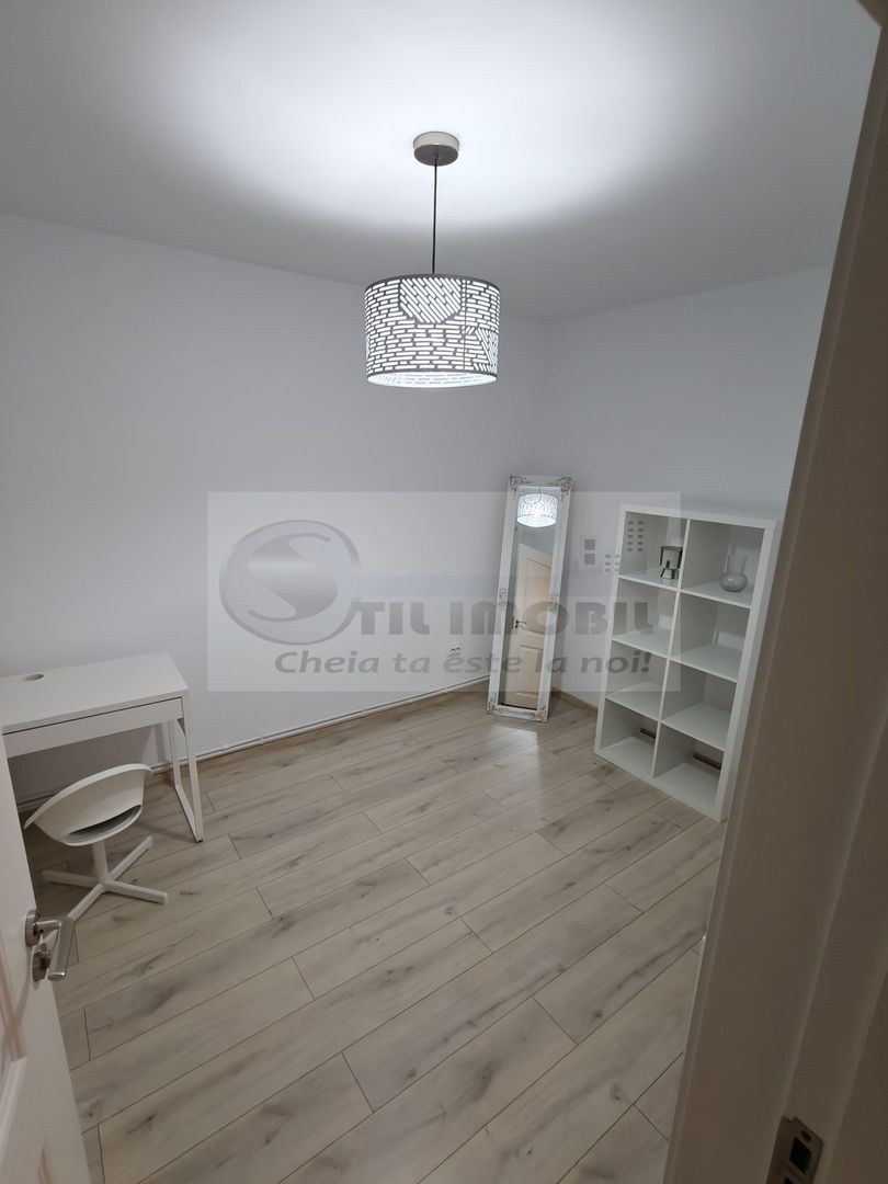 Apartament semidecomandat cu 3 camere si balcon - Podu Ros - 500€ - Poză 5