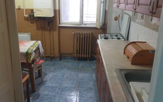 BRASADAS vinde ap cam etaj 6/8 Soarelui. - Poză 3