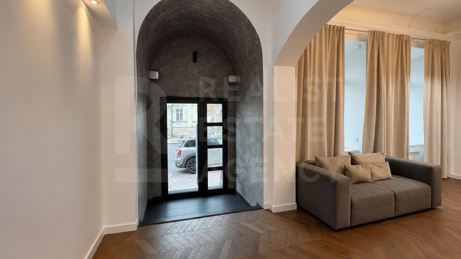 Chirie, spațiu comercial, 55 mp, str. București, Centru - Poză 3